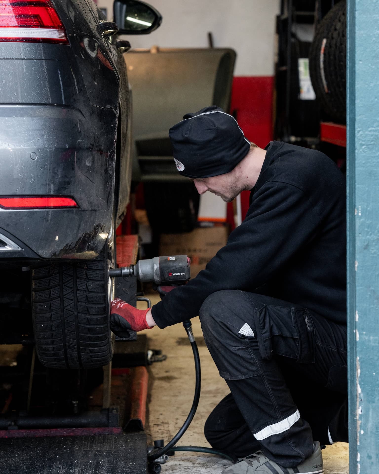 Om Os Hero section image